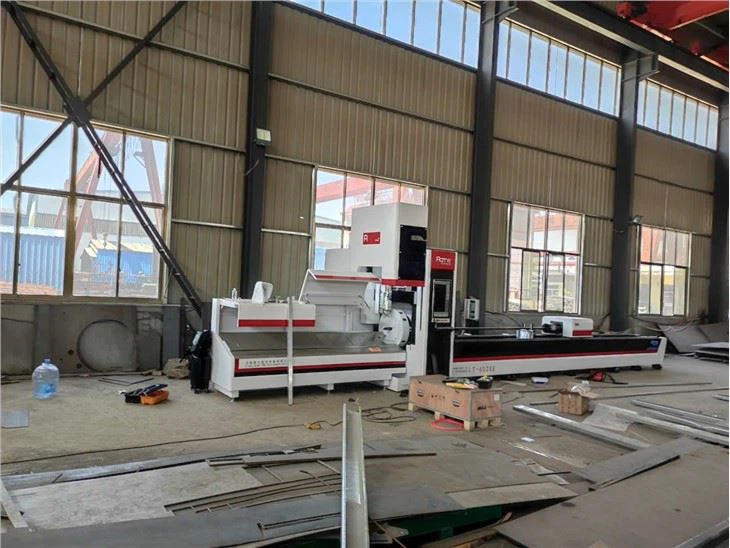 ​1000W LT-6017ES Pipe Fiber Laser Cutting Machine